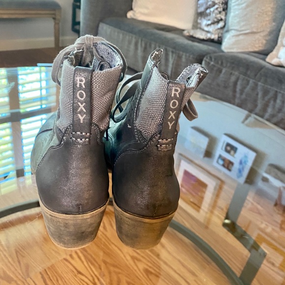 Roxy Grey Ankle fashion boots size 8 - Picture 3 of 4